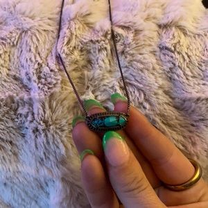 Kendra Scott necklace